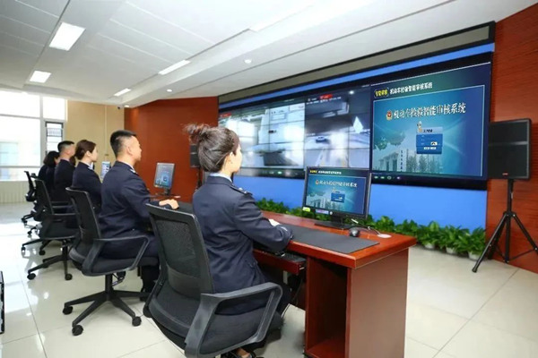 Anche se AI -oudit het 'n rewolusie in die kommersiële voertuiginspeksie in die Erdos van China